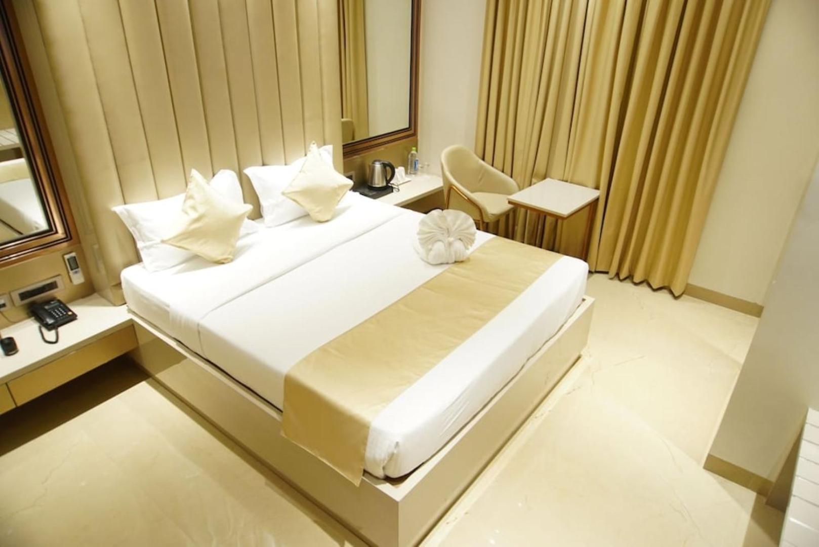 Red Orchid Hotel Канпур Экстерьер фото